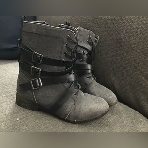 Zip up moto boots